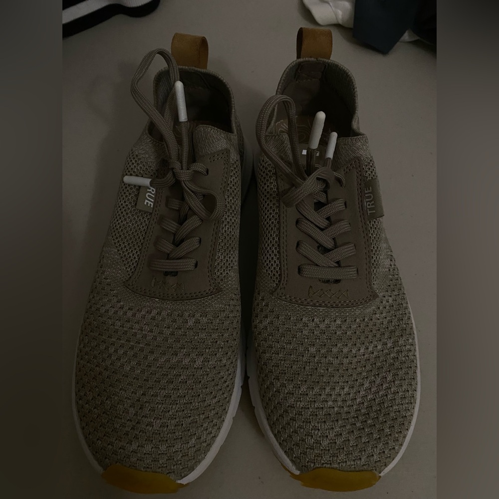 Men's size m 5.5